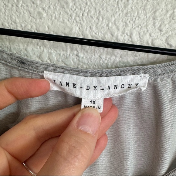 Jane and Delancey Blouse 1X Gray Boho Flowy Sleeve High Low Casual Minimal - Picture 3 of 7